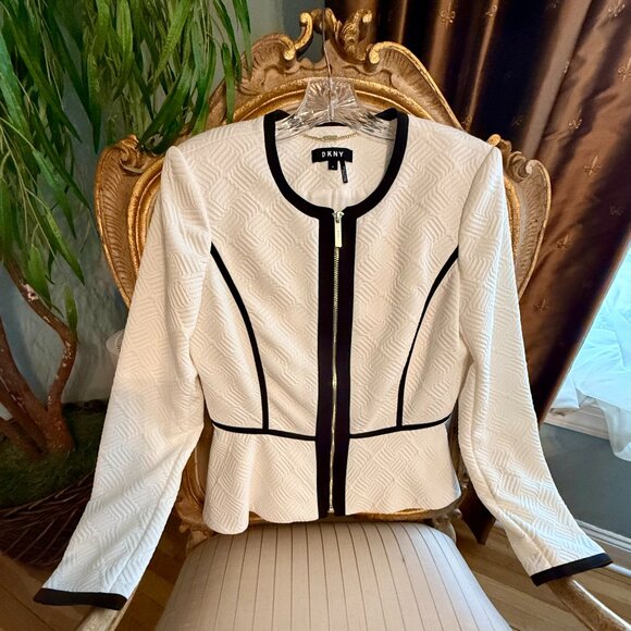 SOLD: BOSS LADY! NEVER WORN DKNY BLAZER SIZE 6! FREE SHIPPING! SOLD - Picture 1 of 4